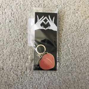 Verameat Peach Keychain